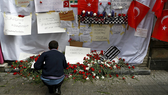Memorial for the Istanbul attack (Photo: Reuters)