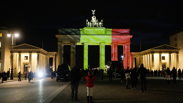הזדהות: העולם נצבע בצבעי דגל בלגיה