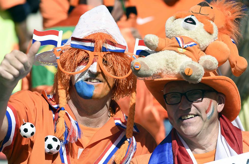 יתגעגעו לקרויף. אוהדי נבחרת הולנד (צילום: AFP) (צילום: AFP)