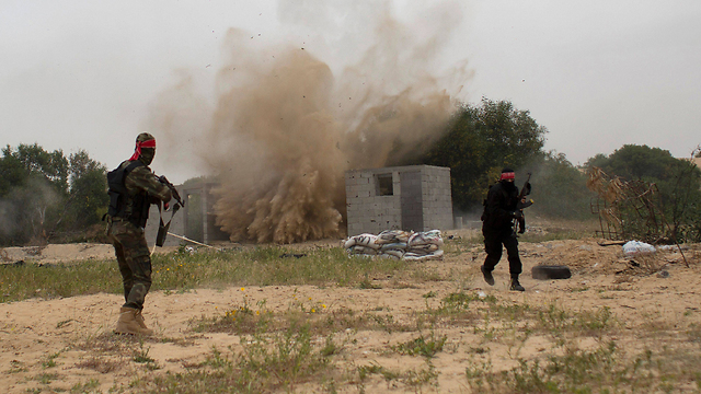 אימונים של אנשי חמאס. אין רצון לפתוח בסיבוב נוסף (צילום: AFP) (צילום: AFP)