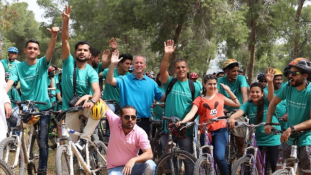 מסע האופניים הישראלי-פלסטיני בגלבוע (צילום: מורן שגיא, המועצה האזורית גלבוע) (צילום: מורן שגיא, המועצה האזורית גלבוע)