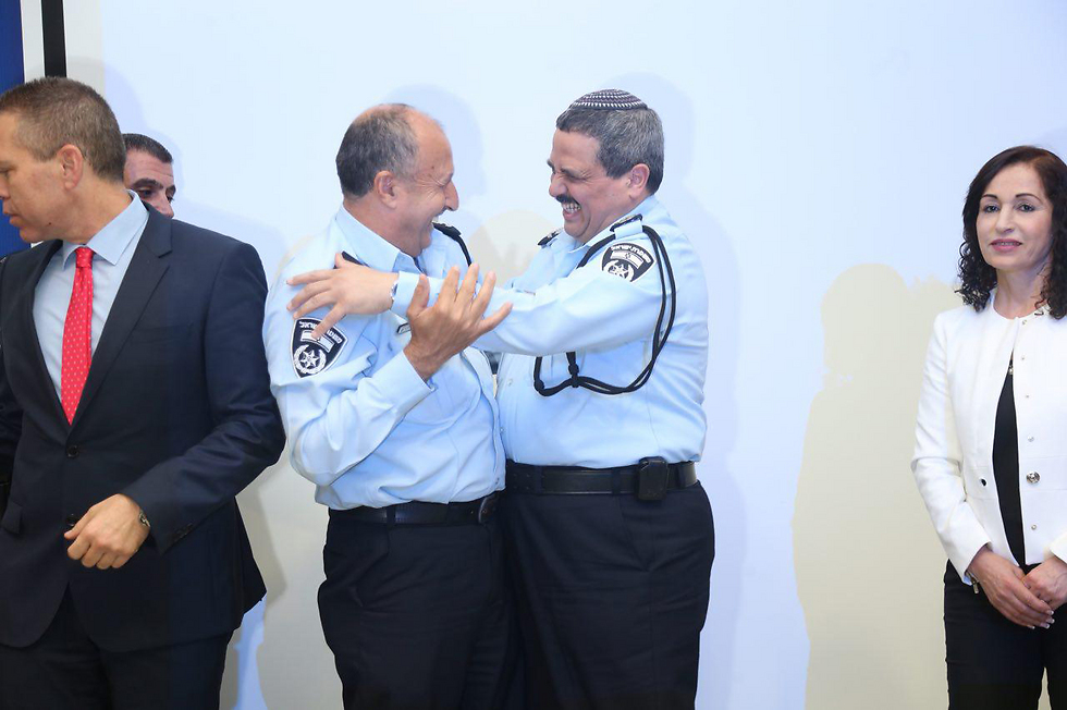Hakroosh with Police Commissioner Roni Alsheikh (Photo: Motti Kimchi) 