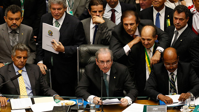367 מחוקקים תמכו בהדחת הנשיאה בבית התחתון של הקונגרס בברזיליה (צילום: gettimages) (צילום: gettimages)