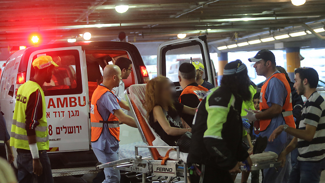 Wounded arrive at the Shaare Zedek Medical Center (Photo: Alex Kolomoisky)
