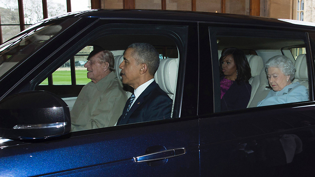 בני הזוג אובמה והזוג המלכותי בעת ביקור נשיא ארה"ב בממלכה (צילום: AFP) (צילום: AFP)