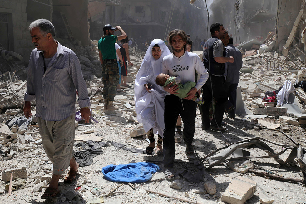 Airstrikes against civilians in Aleppo (Photo: AFP)