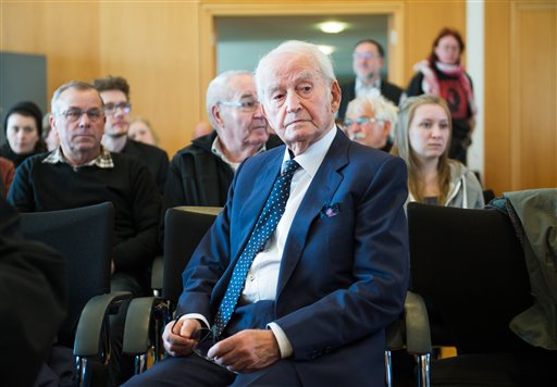 Auschwitz survivor Leon Schwarbaum at the trial