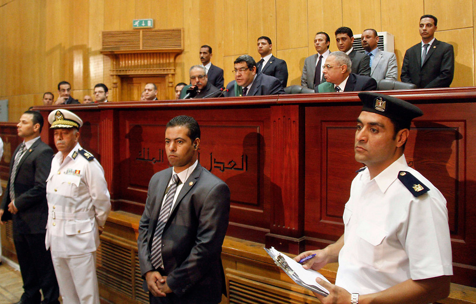 Egyptian court sentences Morsi to death in 2015