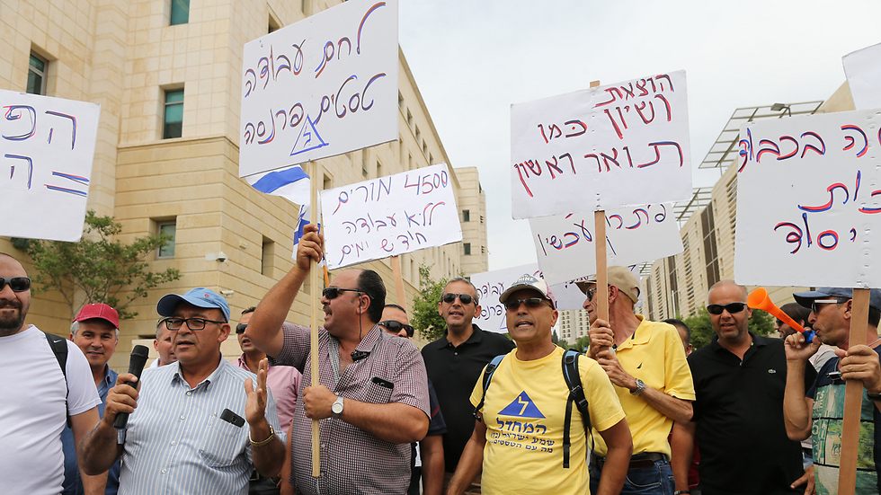 מורי הנהיגה במחאה בירושלים (צילום: אלכס קולומויסקי) (צילום: אלכס קולומויסקי)