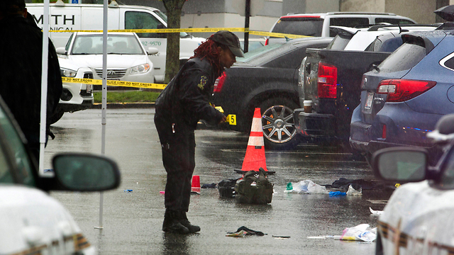 אחת מזירות הירי במרילנד (צילום: AP) (צילום: AP)