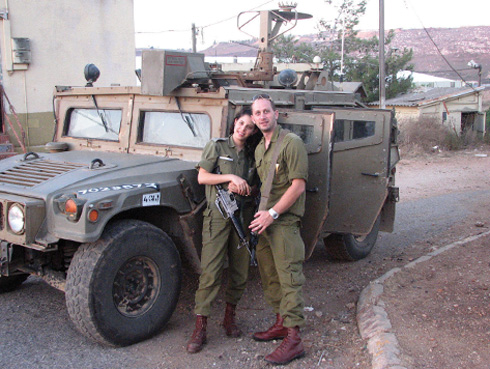 במילואים גם בהיריון (צילום: אלבום פרטי) במילואים גם בהיריון (צילום: אלבום פרטי)