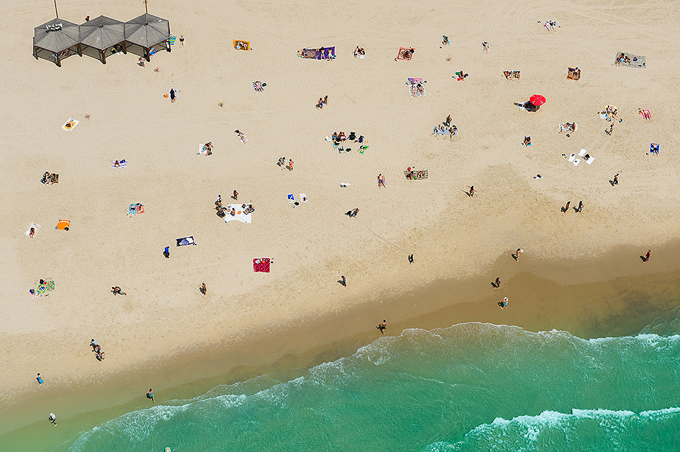 Beach in Tel Aviv (Photo: Israel Berdugo)