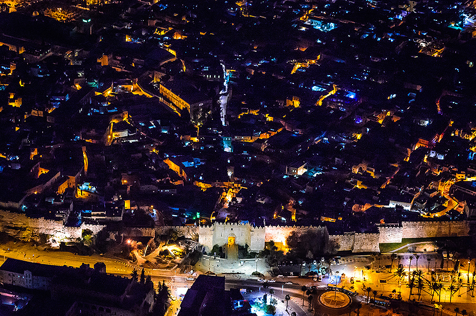 Damascus Gate in the Old City to Jerusalem (Photo: Israel Berdugo)