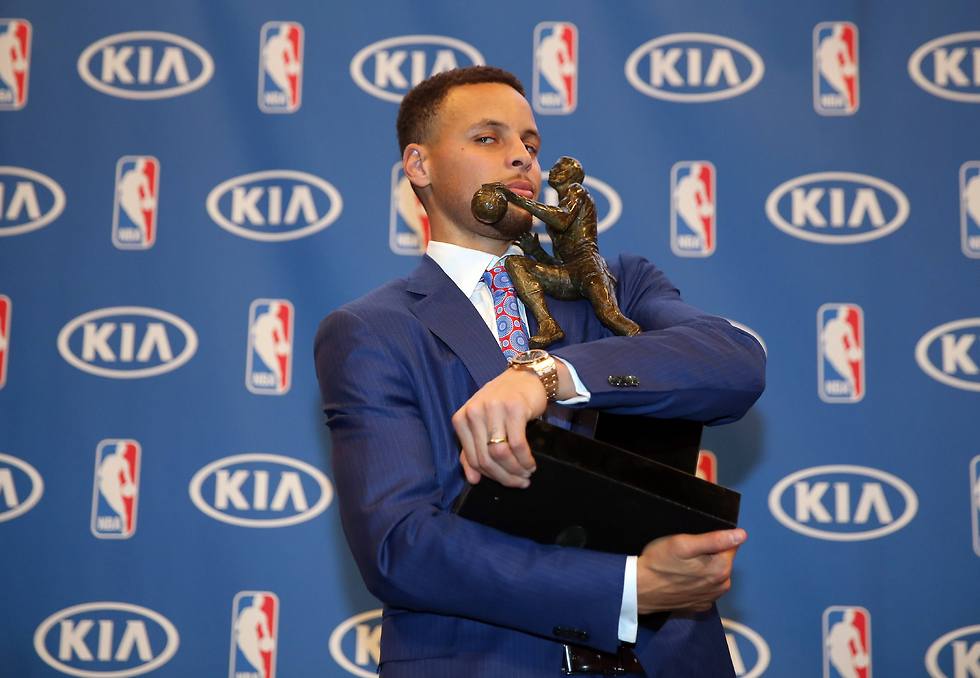 קרי עם ה-MVP (צילום: AFP) (צילום: AFP)