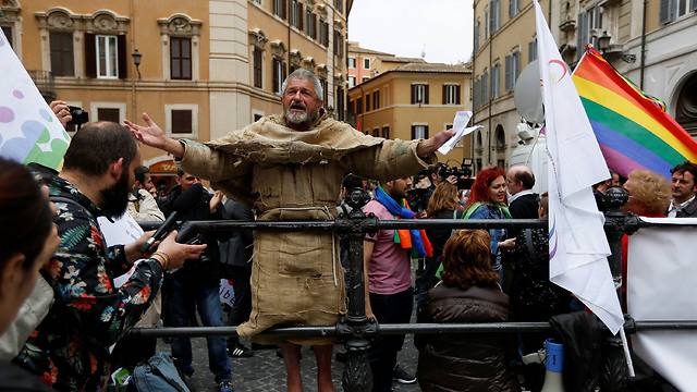 איטליה אישרה השנה איחוד אזרחי לזוגות חד מיניים (צילום: רויטרס) (צילום: רויטרס)