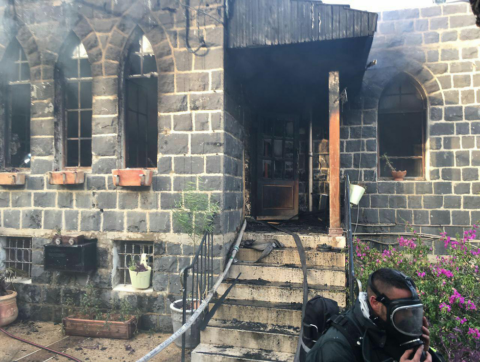 שריפה בבית ההארחה YMCA בטבריה (צילום: כיבוי אש והצלה מחוז צפון) (צילום: כיבוי אש והצלה מחוז צפון)