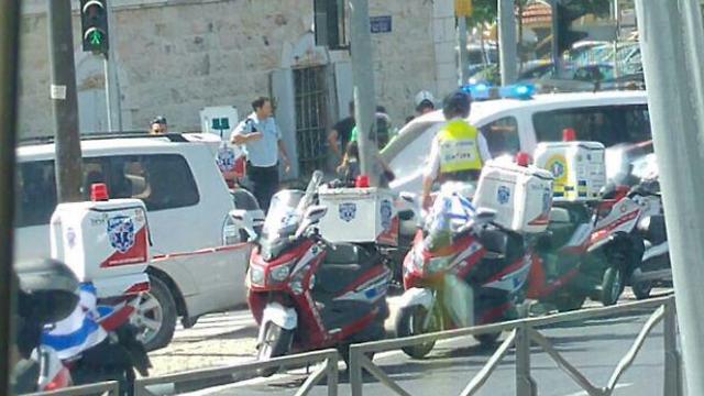 Scene of the stabbing attack in Jerusalem (Photo: Yahonatan Cohen)