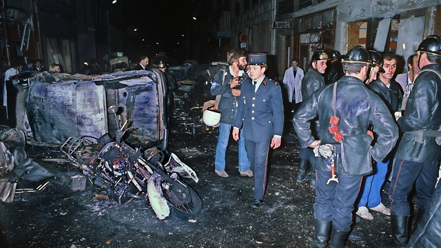 Wreckage after the Paris synagogue bombing in 1980 (Photo: AFP)