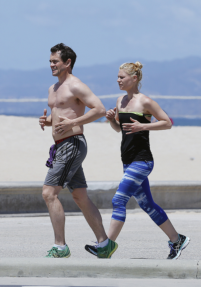 splash news splash news