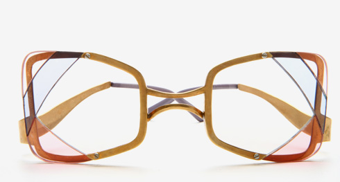 מתנה ישראלית לאלטון ג'ון: משקפיים שעיצבה הסטודנטית שקד זינגר