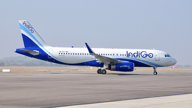 חברת התעופה קרקעה את שני הטייסים. מטוס IndiGo (אילוסטרציה)  (צילום: shutterstock) (צילום: shutterstock)