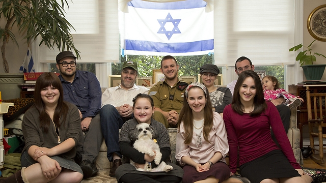 Yoni and his family (Photo: Nadav Newhouse)