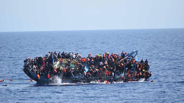 מאות מהגרים עדיין מוגדרים נעדרים (צילום: AP) (צילום: AP)