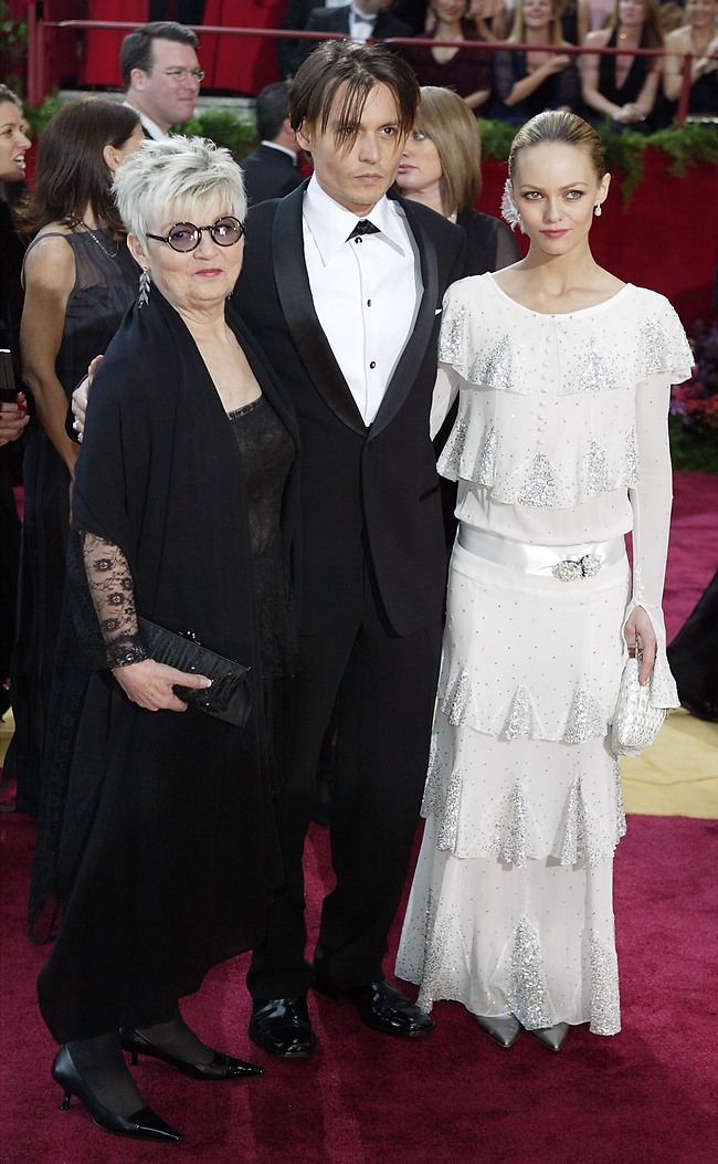 ונסה פאראדי, ג'וני דפ ואמו, בטי סו פאלמר (gettyimages)