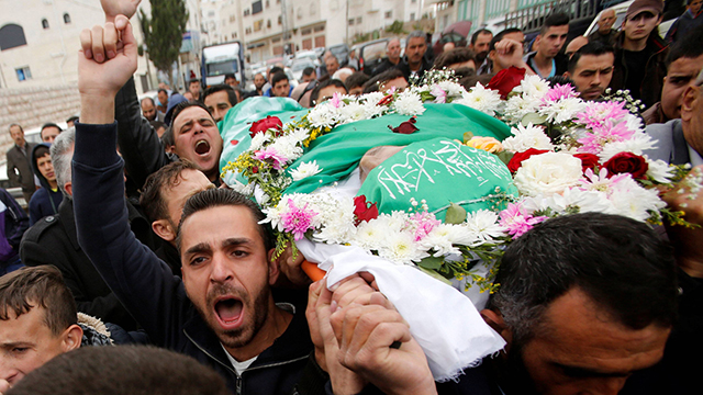 Sharif's funeral procession (Photo: Reuters) (Photo: Reuters)