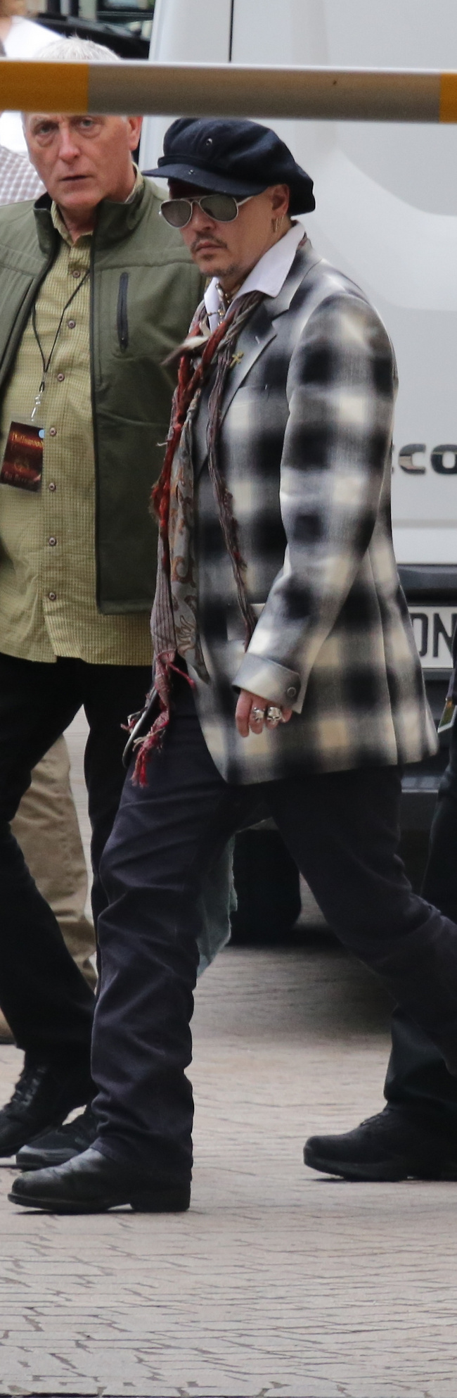 נכון שהימים קשים, אבל אין הצדקה לכובע הזה (splashnews)