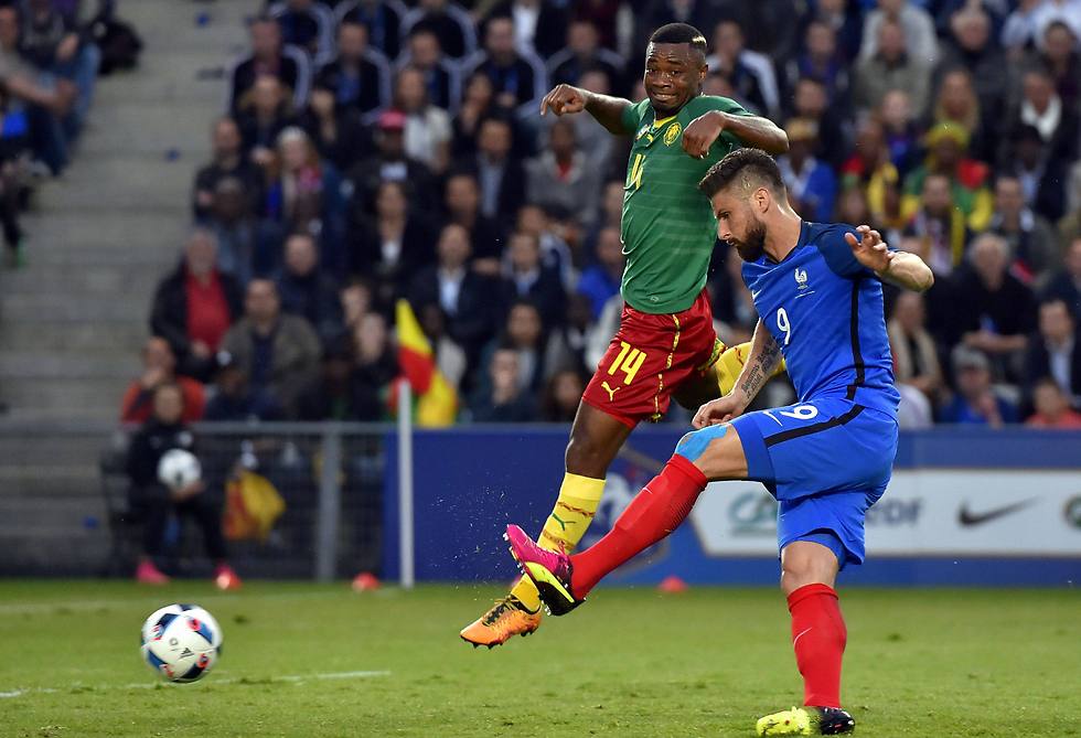 ז'ירו מבקיע את השני של צרפת (צילום: AFP) (צילום: AFP)