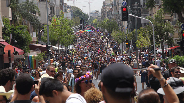 מצעד הגאווה בתל אביב (צילום: מוטי קמחי) (צילום: מוטי קמחי)