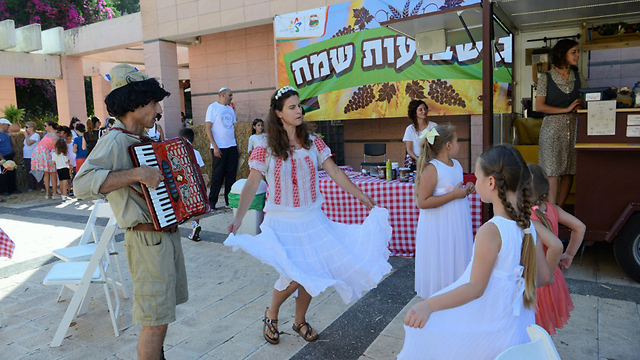 Shavuot festival in Nesher (Photo: Reuven Cohen)