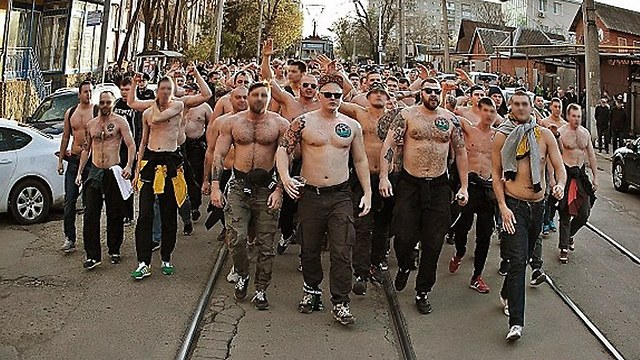 חוליגנים רוסים ביורו 2016 (צילום: מתוך הטוויטר) (צילום: מתוך הטוויטר)