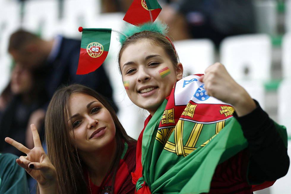 האוהדות הפורטוגליות לא היו מרוצות בסיום (צילום: AFP) (צילום: AFP)