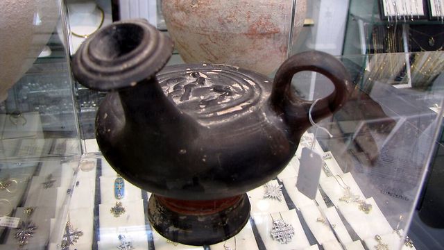 כלי ששימש לאחסון בושם במאה ה-4 לפנה"ס (צילום: רשות העתיקות) (צילום: רשות העתיקות)