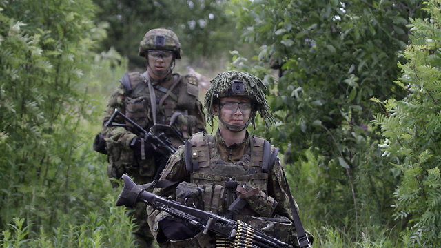 NATO forces training to defend Estonia (Photo: EPA)