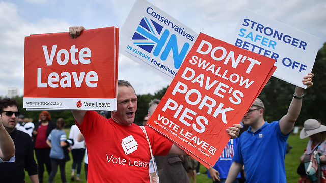 אחוז הצבעה נמוך יעזור להם. תומכי היציאה מהאיחוד (צילום: AFP) (צילום: AFP)