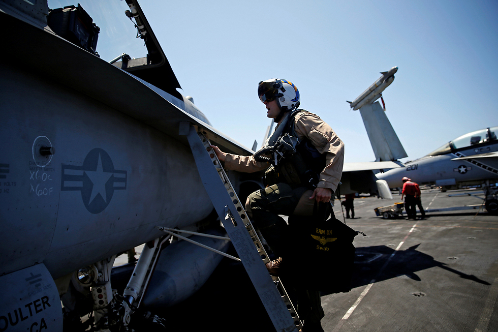 על נושאת המטוסים "הארי טרומן", שהשתתפה במבצע נגד דאעש במזרח התיכון (צילום: רויטרס) (צילום: רויטרס)