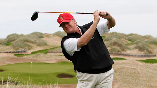 הבית הלבן התחמק: "טראמפ משחק גולף" (צילום: רויטרס) (צילום: רויטרס)