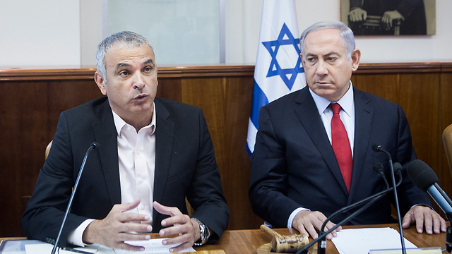 Kahlon and Netanyahu (Photo: Miriam Alster/Flash90) (Photo: Miriam Alster/Flash90)
