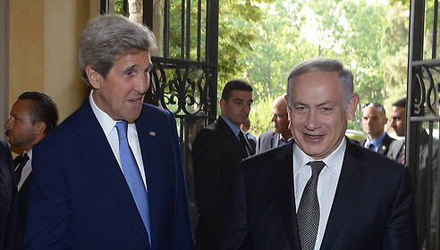 PM Netanyahu and US Secretary of State John Kerry in Rome (Photo: Amos ben Gershom LTD)