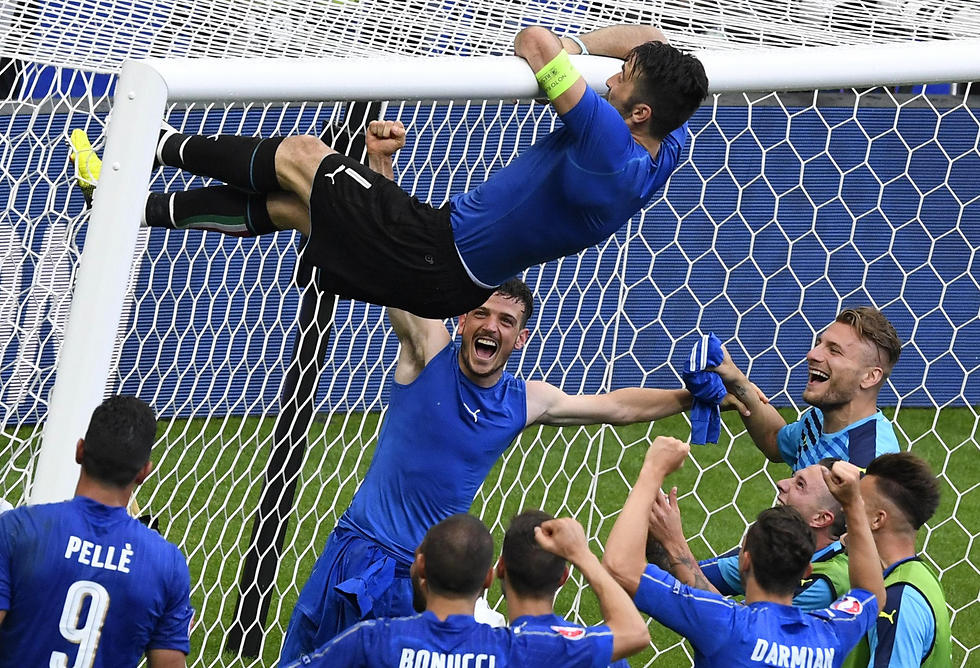 הניצחון ביורו האחרון נותן לאיטלקים יתרון קל (צילום: AFP) (צילום: AFP)