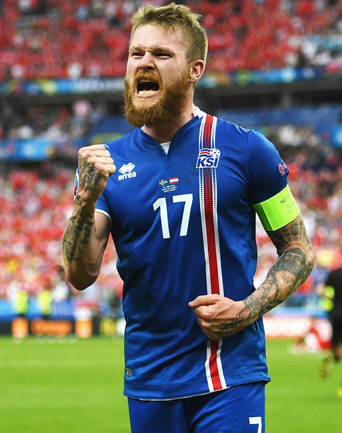 נבחרת איסלנד הפכה ליקירת הכדורגל העולמי. ארון גונארסון (צילום: Gettyimages)