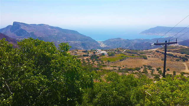 המקום הגבוה ביותר באי: הכפר קאלי לימני (צילום: שירי הדר) (צילום: שירי הדר)