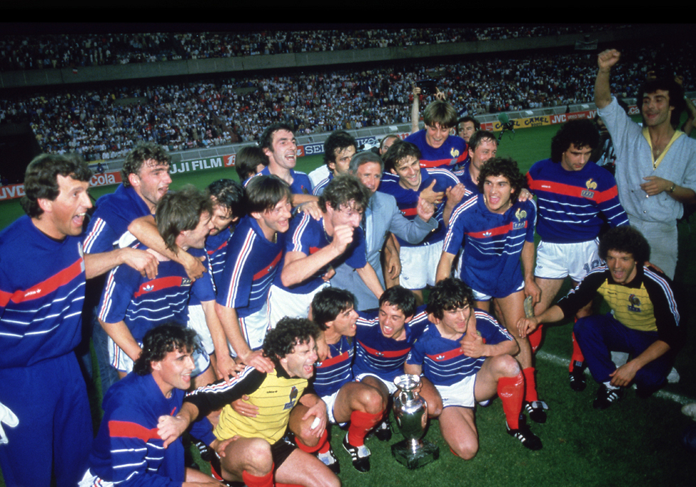 סימנה 'וי' על תואר ראשון בהיסטוריה. נבחרת צרפת ב-1984 (צילום: Gettyimages) (צילום: Gettyimages)