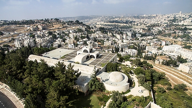 האוניברסיטה מול הנופים המדהימים של ירושלים (צילום: רון פלד) (צילום: רון פלד)