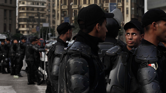 Egyptian police during demonstration of Journalist Association (Photo: AP)