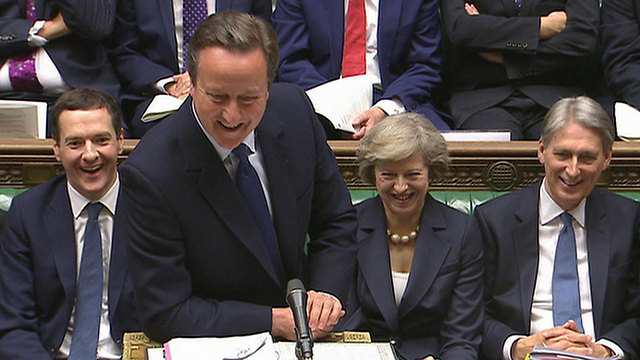 קמרון בישיבה האחרונה שלו בפרלמנט כראש ממשלה. מאחור: השרים ג'ורג' אוסבורן (משמאל), תרזה מיי מחליפתו ופיליפ המונד (צילום: AP) (צילום: AP)