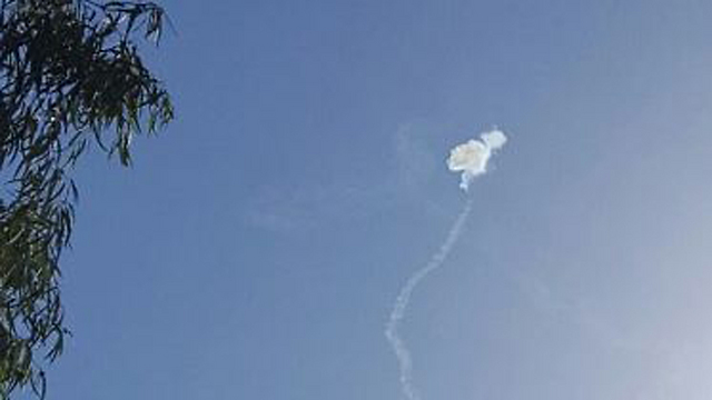 טיל הפטריוט שנורה לעבר המזל"ט שחדר לישראל (צילום: מדברים תקשורת) (צילום: מדברים תקשורת)